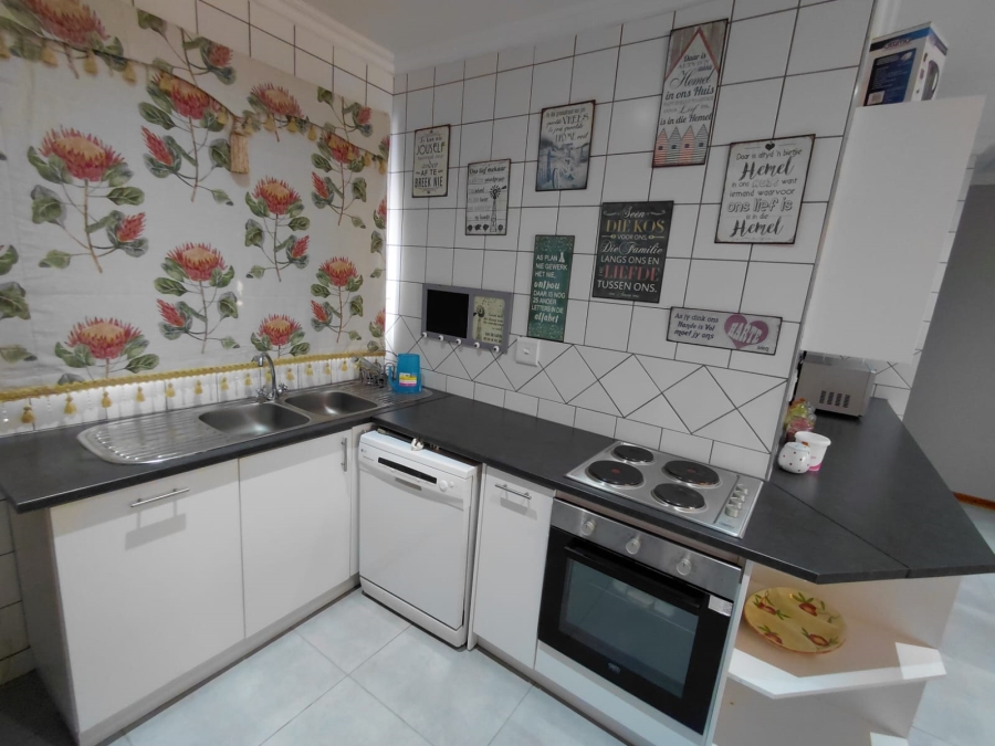 3 Bedroom Property for Sale in Wavecrest Eastern Cape